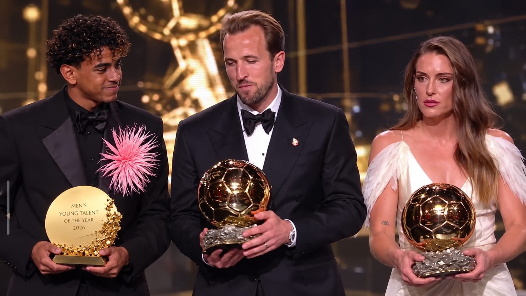 Imagen de los protagonistas del Balón de Oro 2026 con sus trofeos.